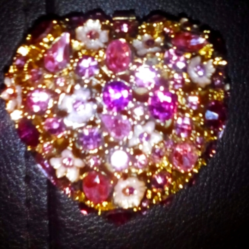 NWTS SWARSKI CRYSTAL HEART BOX